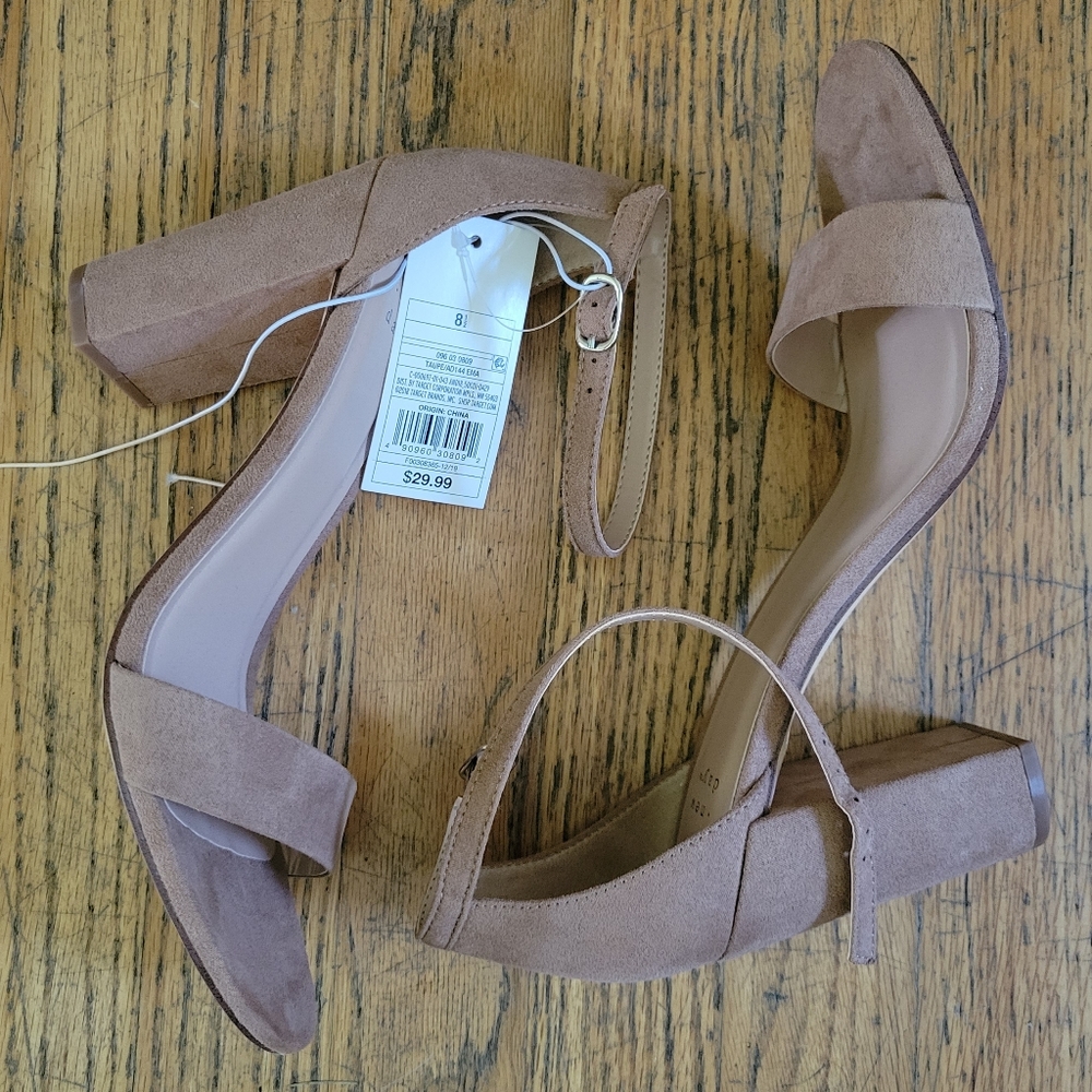 A New Day size 8.5 Open Toe Chunky Heel Sandals Neutral Tan